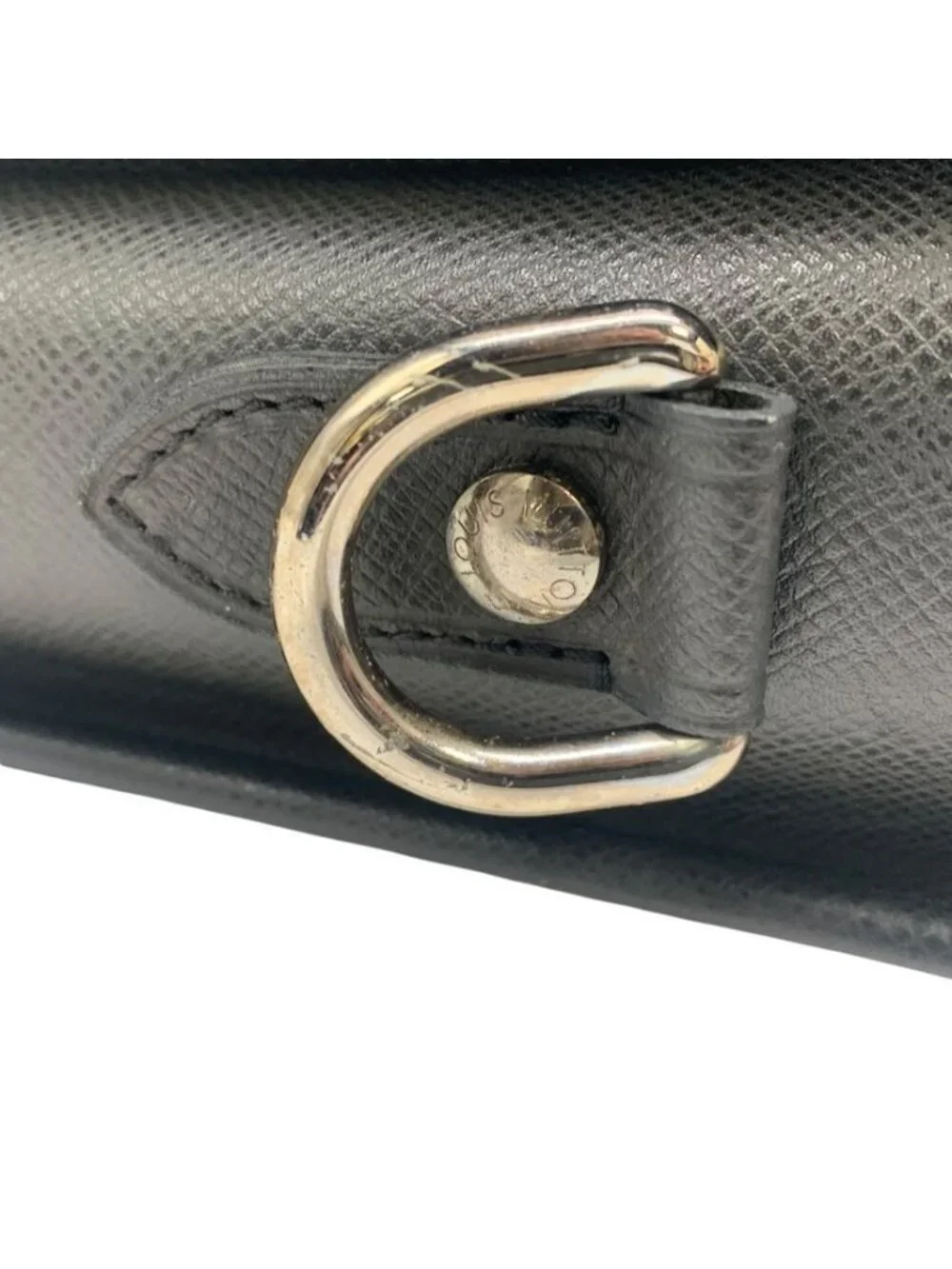 Louis Vuitton Taiga Black Shoulder Bag Andrey
